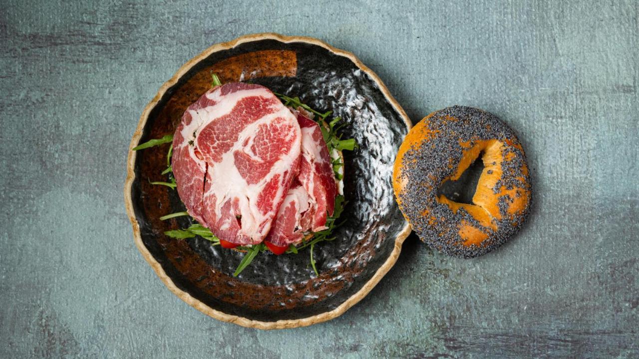 מלון אתונה The Newel Psychiko מראה חיצוני תמונה A piece of dry-aged beef